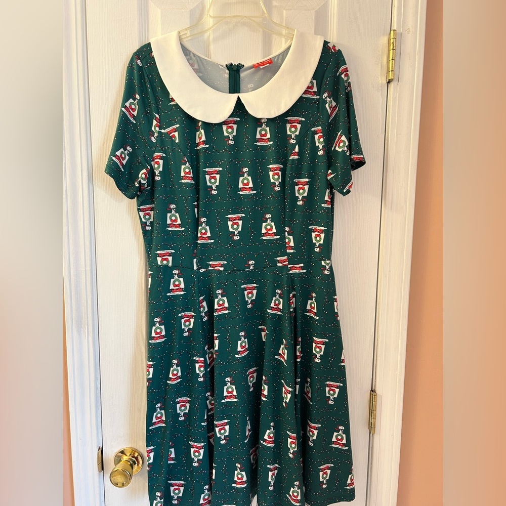 Unique Vintage Peanuts Snoopy Christmas Dress